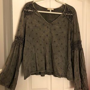 Army Green Erin + Ali floral long sleeve blouse